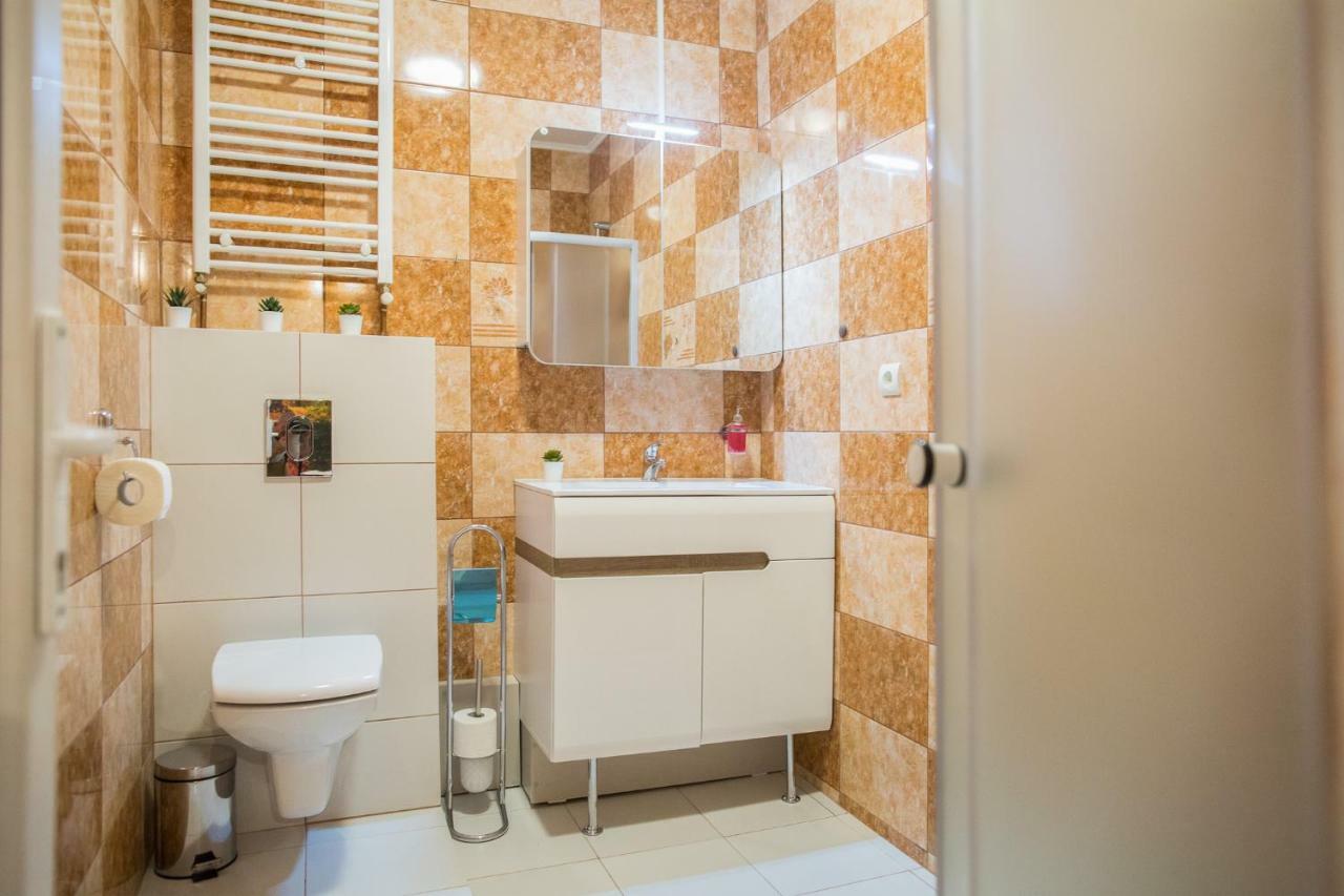 City Light Apartment Timisoara Ngoại thất bức ảnh