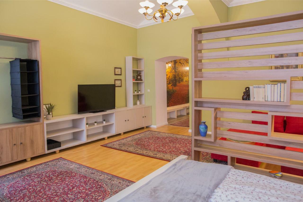 City Light Apartment Timisoara Ngoại thất bức ảnh