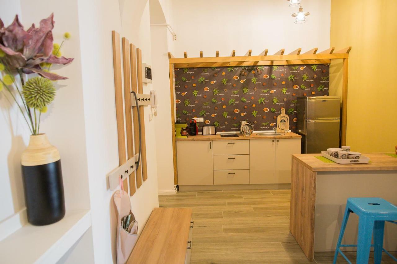City Light Apartment Timisoara Ngoại thất bức ảnh